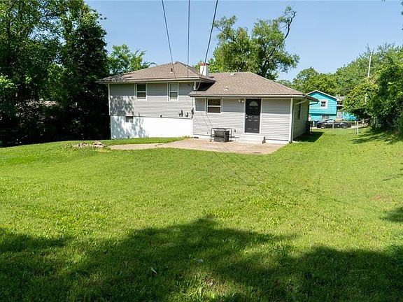 4th image of 10203 Fremont Ave