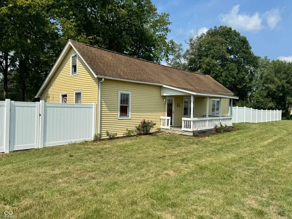 9692 S Jonesville Rd, Columbus, IN 47201