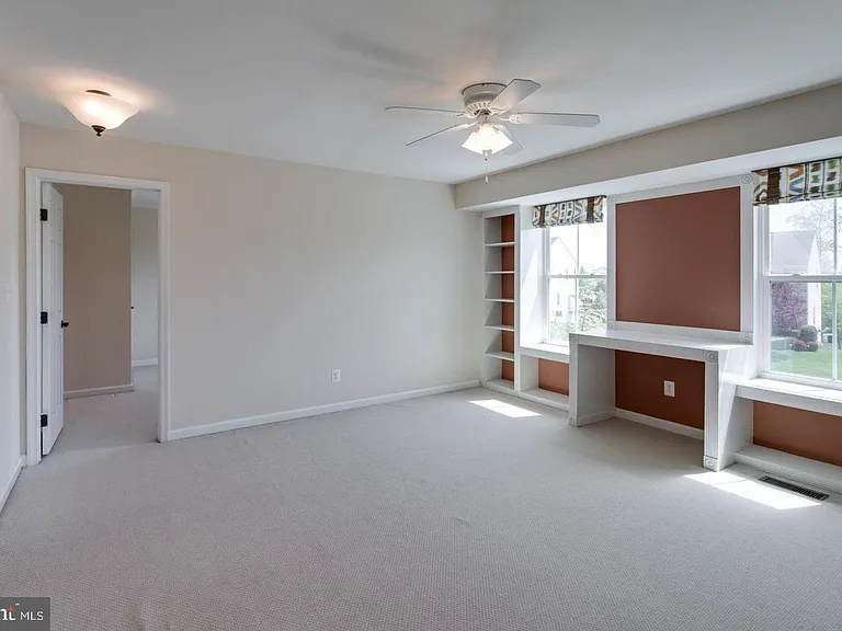 12760 Manor Hall Ct — Photo 33