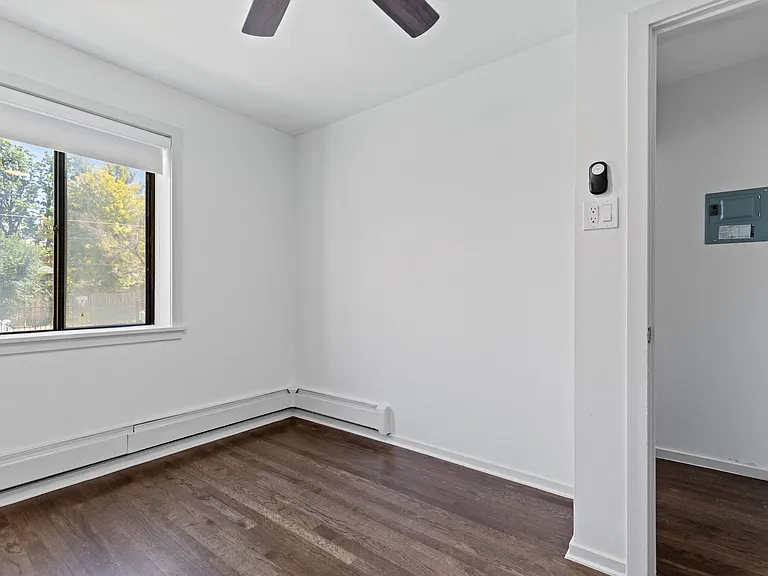Clermont Apartments — Photo 23