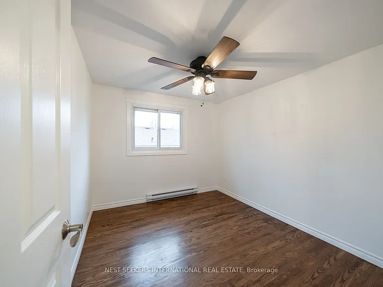 24 Thorncrest Rd — Photo 15