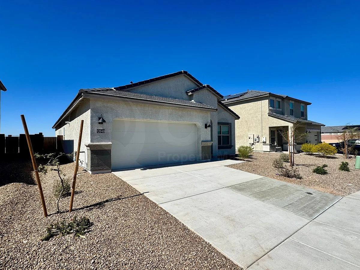 5 bed, 3.0 bath, 1909 sqft, $2,150 — Photo 3