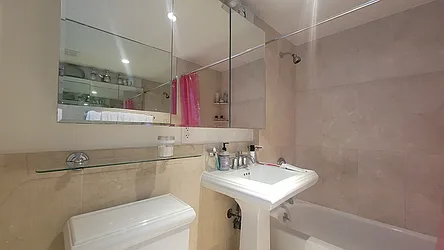 Rented by Julien Aractingi, LREB