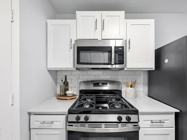 Elliot Gwinnett Place