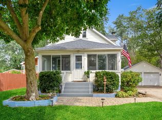 7 Chestnut St, Three Oaks, MI 49128