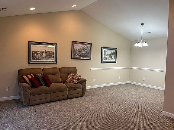 5th image of 36 Sagewood Ct