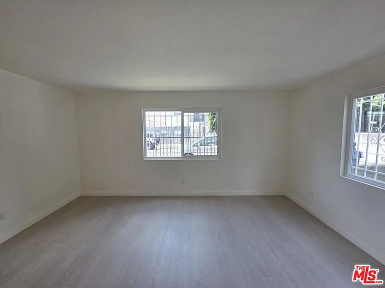 912 N Ridgewood Pl #2 — Photo 31