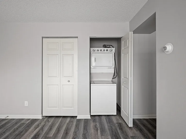 2720 Rosalyn Ct #202 — Photo 15