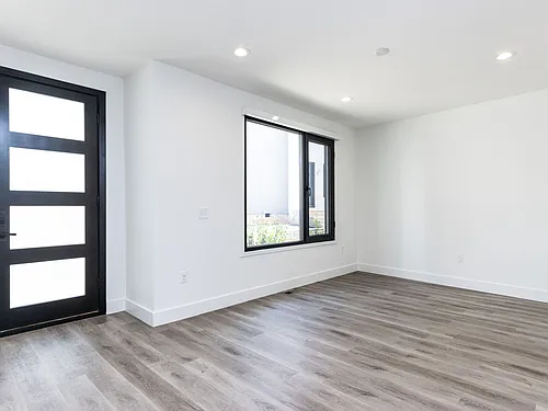 2013 Jade St Photo 1