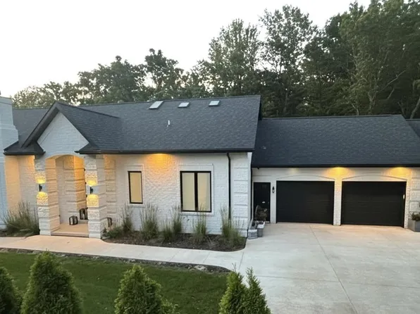 2080 Greenleaf Rd, De Pere, WI 54115