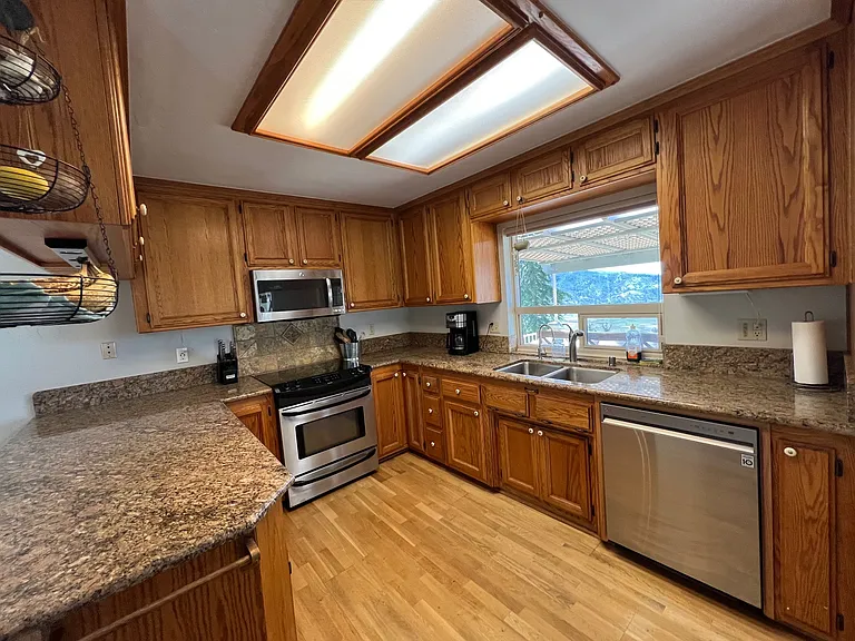27030 Oakflat Dr — Photo 16