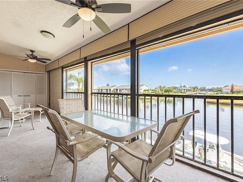 1st image of 3714 SE 12th Ave #204