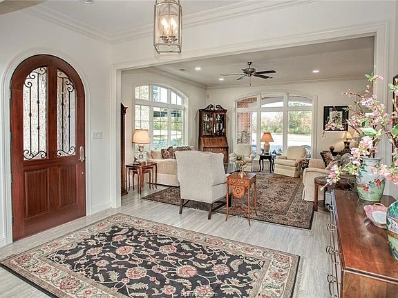 5th image of 4760 Stonebriar Cir