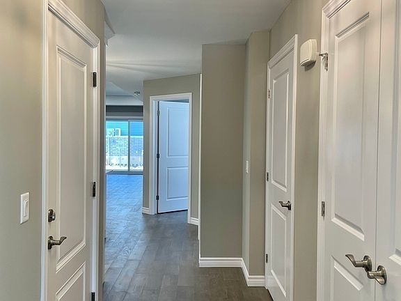 2nd image of 105 Arthur St N
