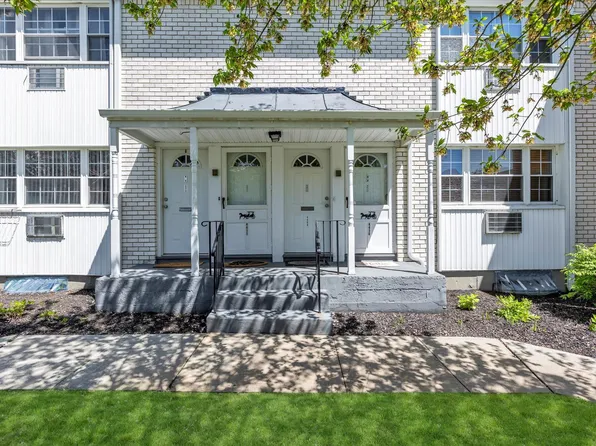 4410 Wilshire Lane #4410, Oakdale, NY 11769