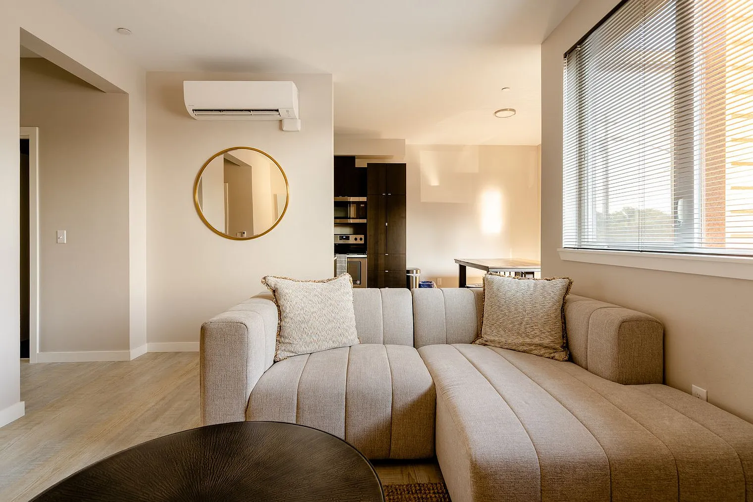 2 bed, 1.0 bath, 775 sqft, $3,611 — Photo 2