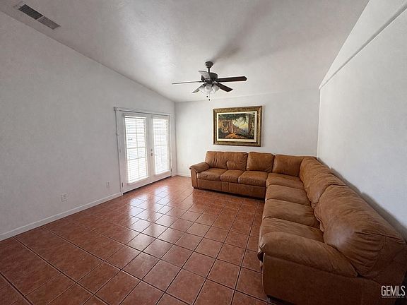 3rd image of 2501 Pageant St