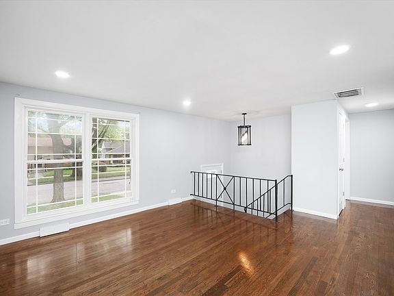 5th image of 13228 S Rhodes Ave