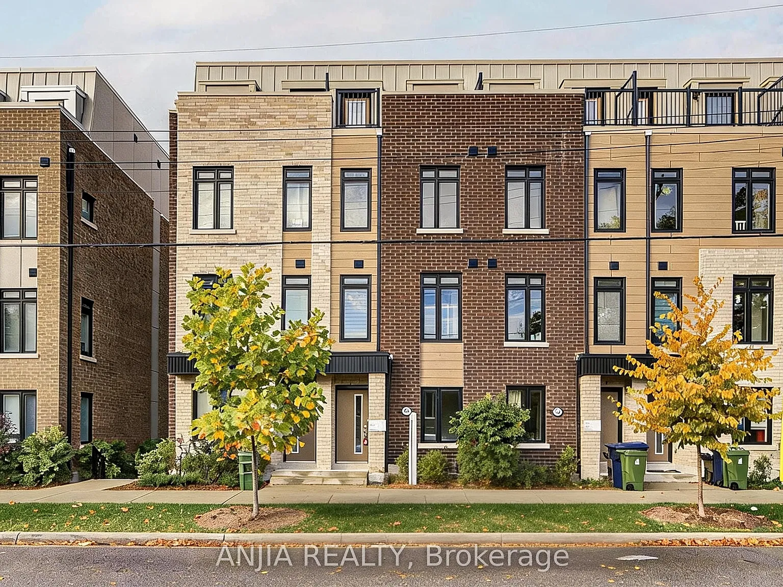 4 bed, $3,300 — Photo 1