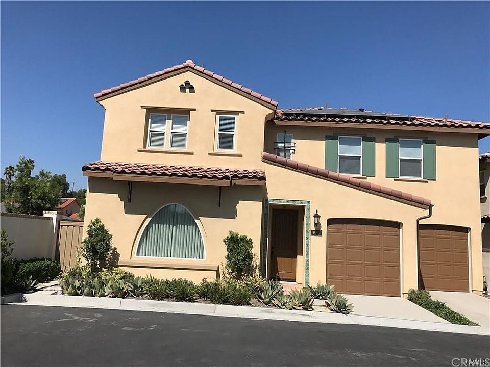 1st image of 650 Calle Valle