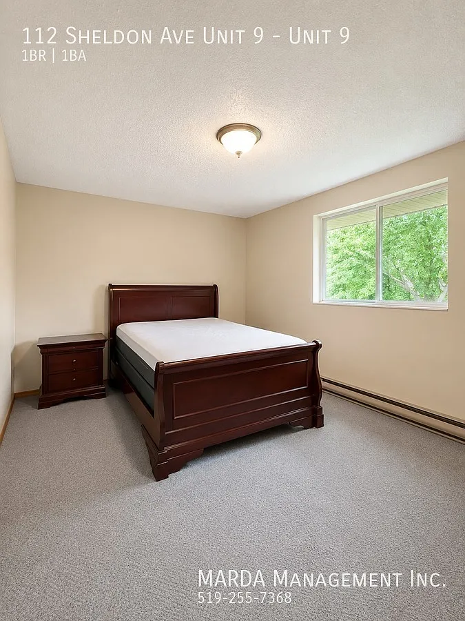 Cozy 1 Bed/ 1 Bath Unit In Chatham + Hydro — Photo 4