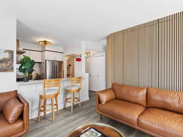 150 West 56th Street image 1 of 7