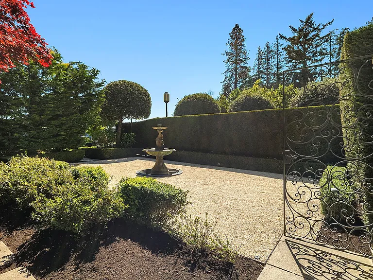 3920 W Barrett St — Photo 1
