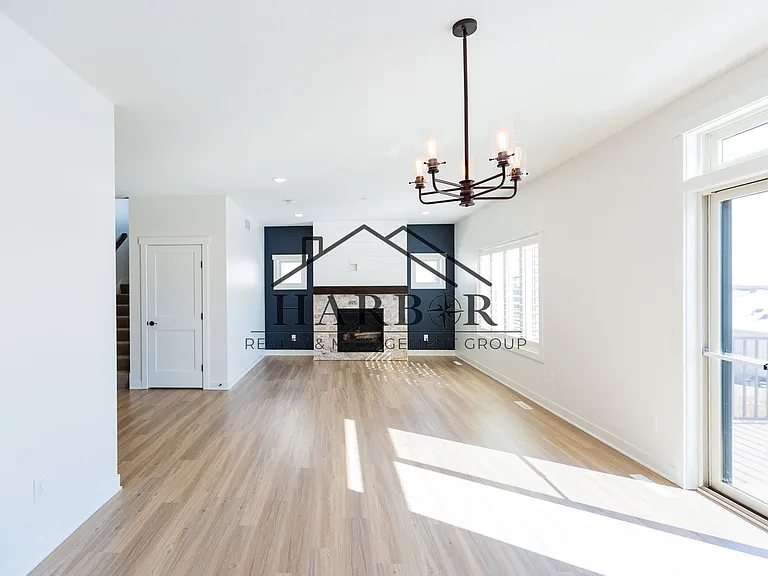 4144 Genevieve Ln NW — Photo 8