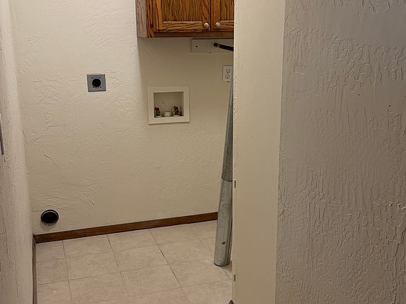 5th image of 4717 S Harvey Ave