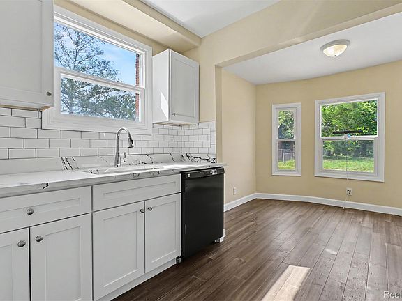 5th image of 14254 Hampshire St