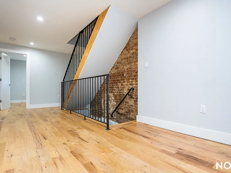 375 Vernon Ave #1 — Photo 18