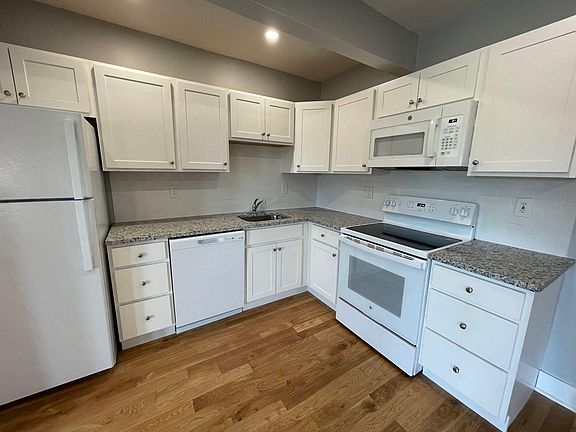 3rd image of 5645 Hobart St #8e9a1a1d9