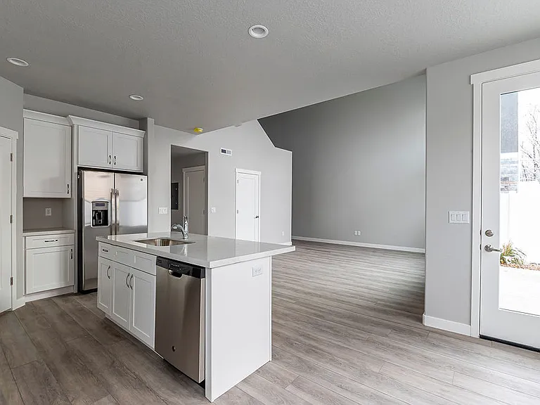 712 E Zekes Ct — Photo 9