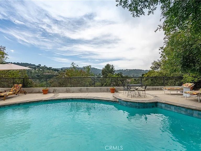 11446 Amanda Dr — Photo 41