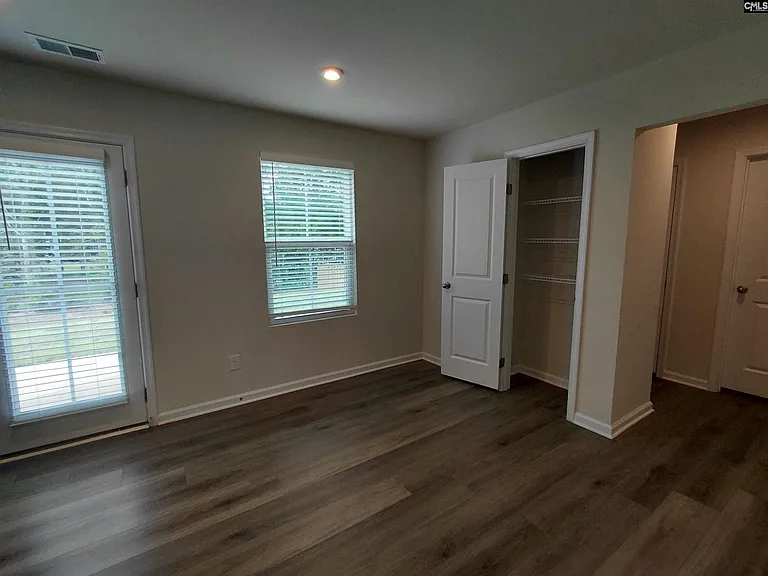329 Saskatoon Dr — Photo 7