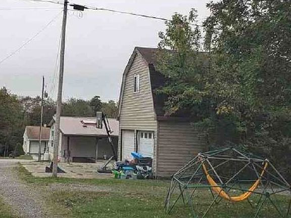 Exterior Neighborhood (street photo)