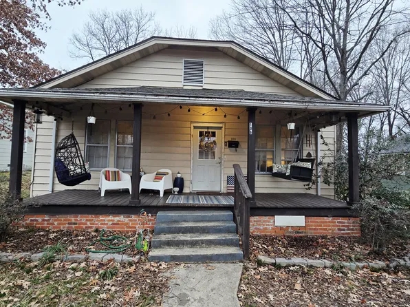 106 Raymond St, Starkville, MS 39759
