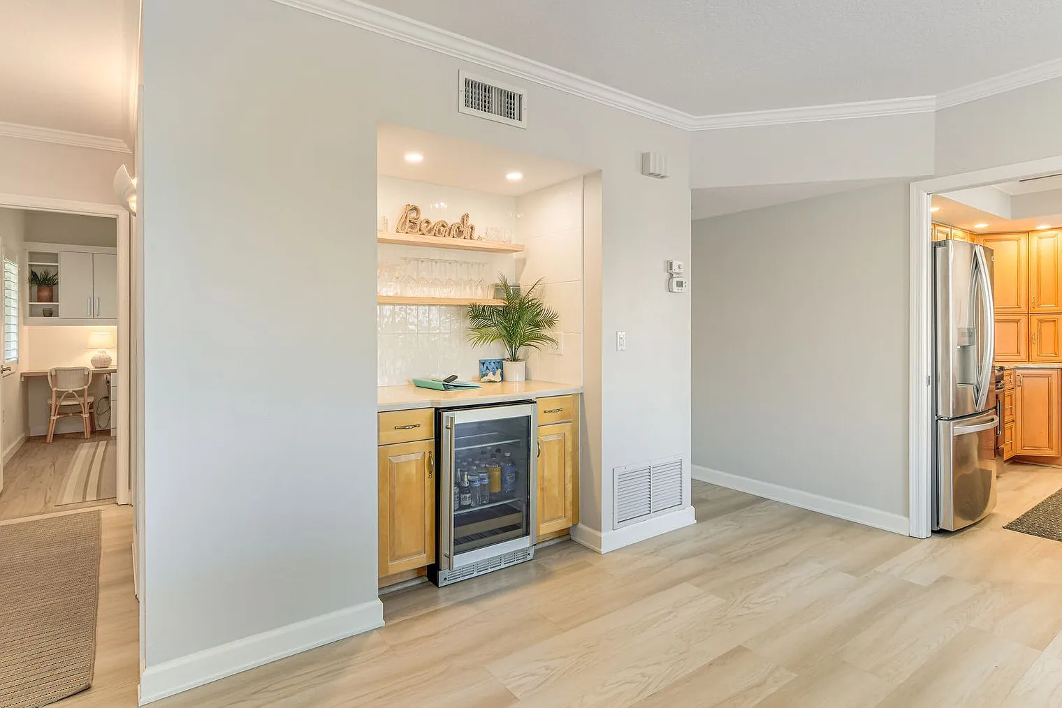 2 bed, 2.0 bath, 1194 sqft, $6,031 — Photo 3