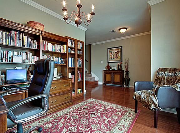 5th image of 1110 Noble Ave