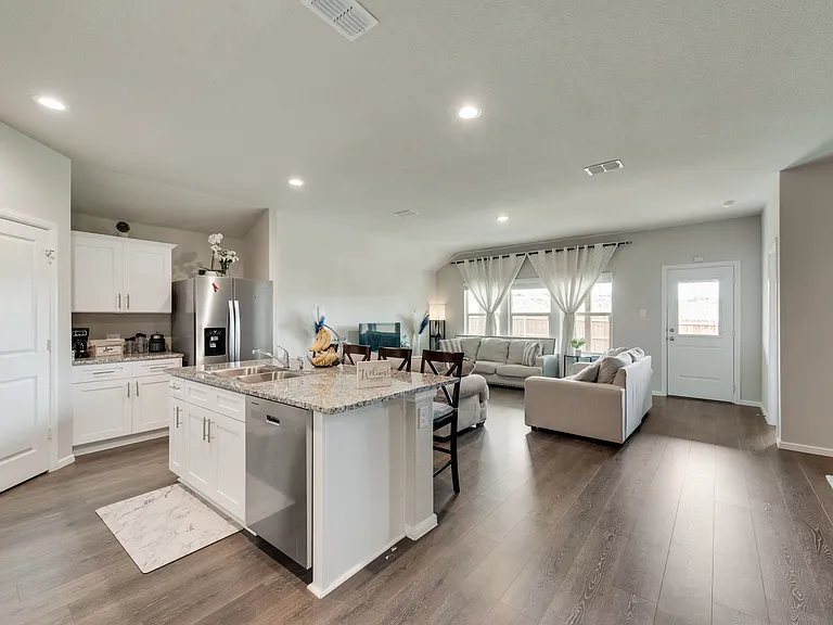 16545 Springs Rd — Photo 1