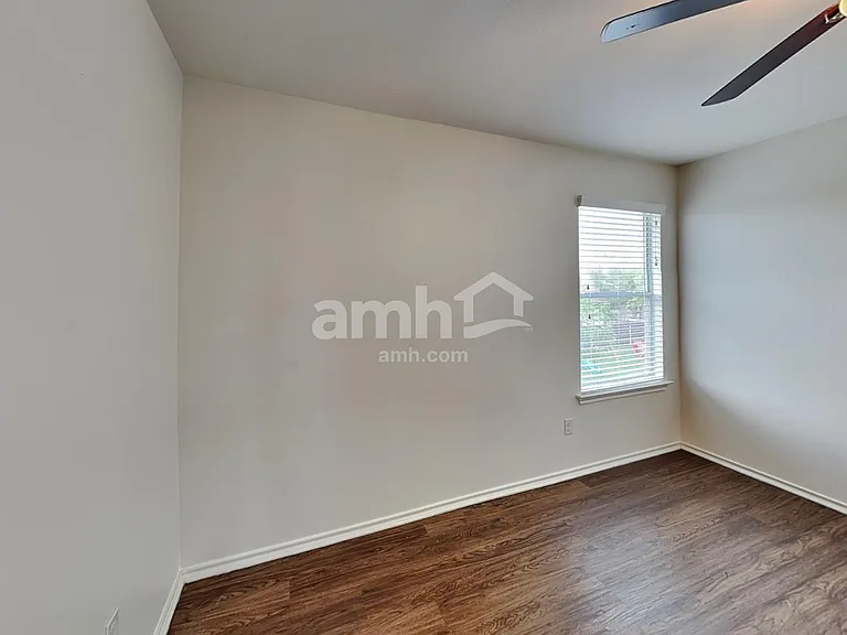 210 Phillips St — Photo 13