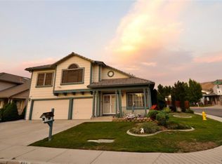 990 Country Ridge Dr, Sparks, NV 89434