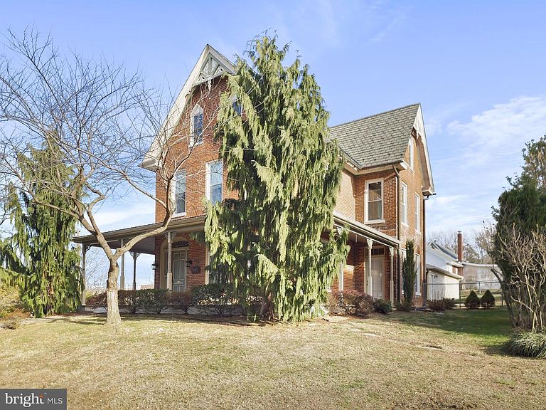 Listing photo 5