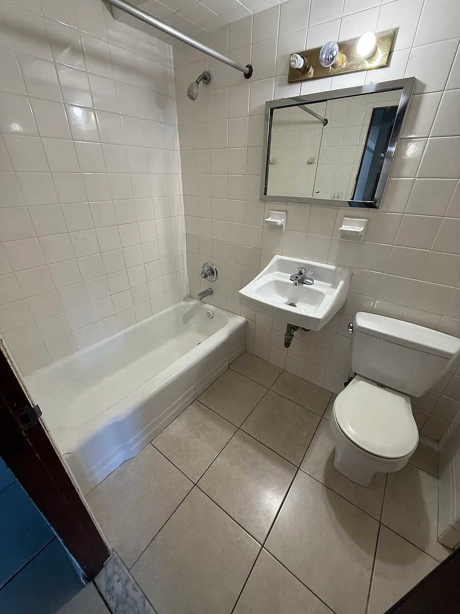 Building Photo - 50 Gillett St #A5 & C5