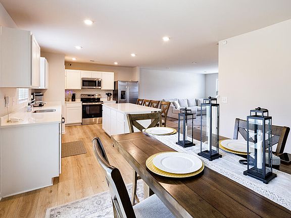 4th image of 4468 Captain Falls Dr