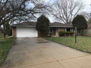 5672 Knollwood Rd, Rockford, IL 61107