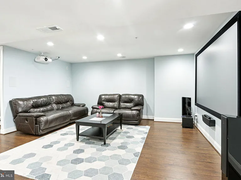 1035 Thorndale Dr — Photo 51