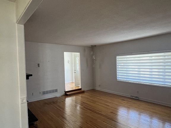 5th image of 2576 N Fairway Dr