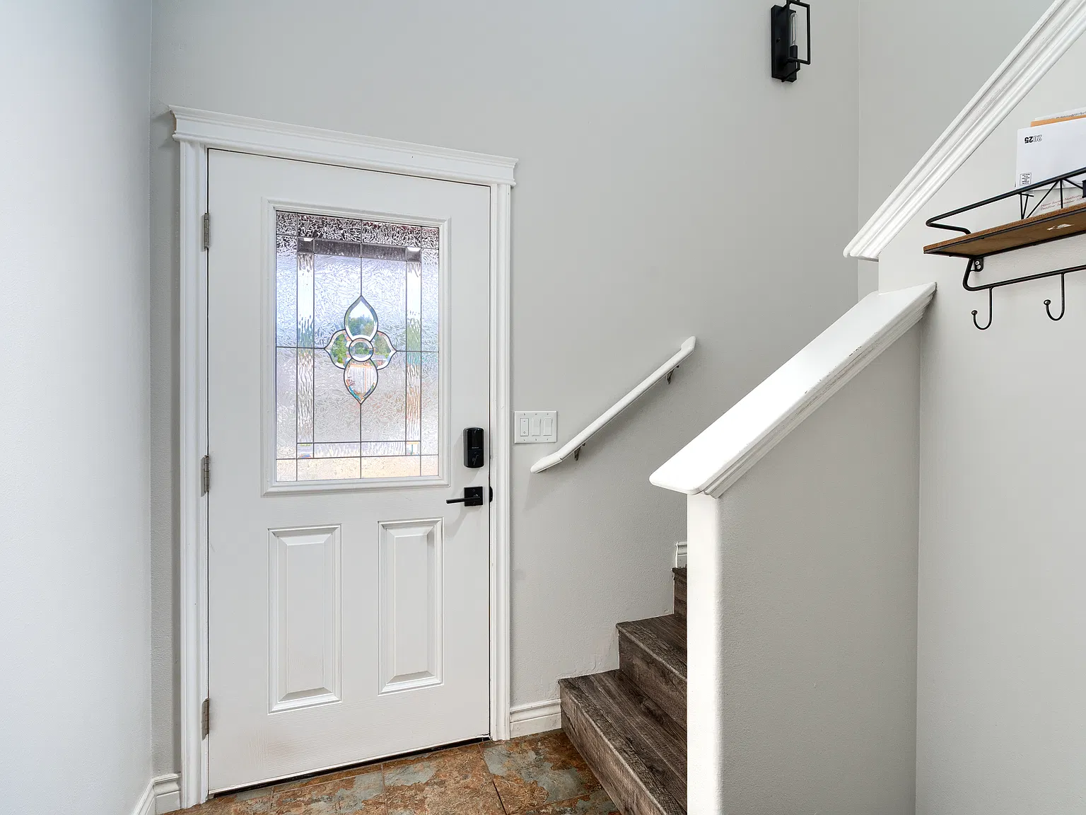 858 E Kellogg Rd — Photo 3