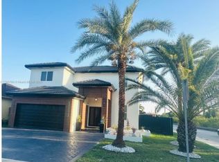 15684 SW 9th Ter, Miami, FL 33194